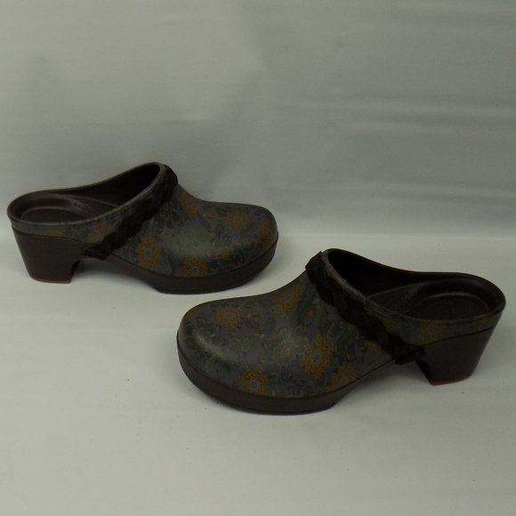 Crocs Sarah Flower Graphic Print Clog 203764-255 Women's Size 7 - Picture 9 of 15